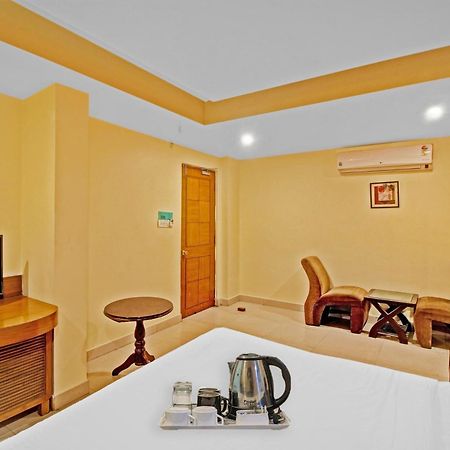 Townhouse The Grand Plaza Hotel Hyderabad Exterior photo