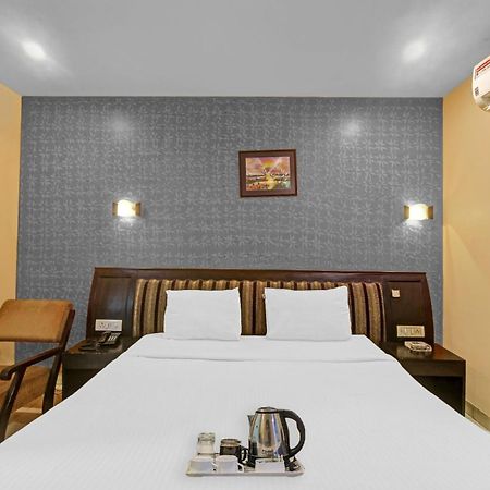 Townhouse The Grand Plaza Hotel Hyderabad Exterior photo
