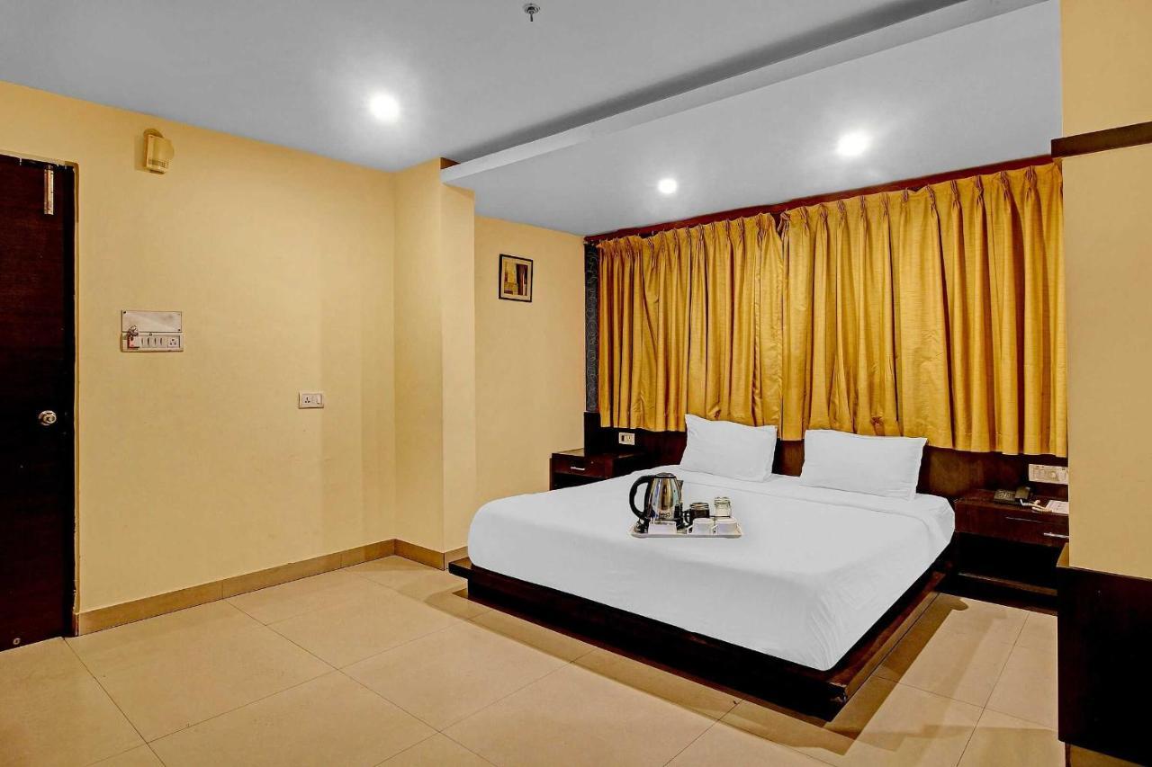 Townhouse The Grand Plaza Hotel Hyderabad Exterior photo