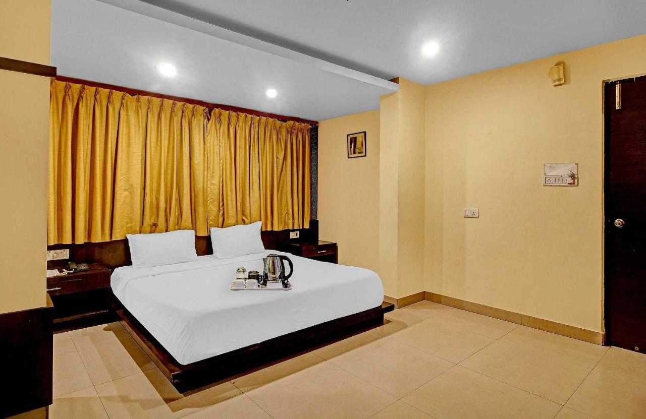 Townhouse The Grand Plaza Hotel Hyderabad Exterior photo