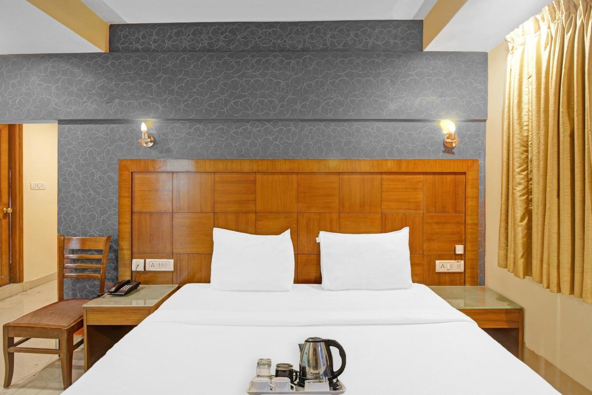 Townhouse The Grand Plaza Hotel Hyderabad Exterior photo